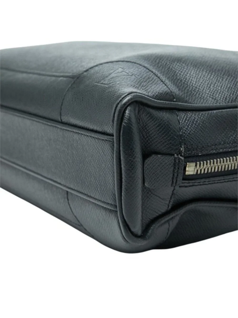 Louis Vuitton Taiga Igor Business Briefcase Ardoise Black Leather